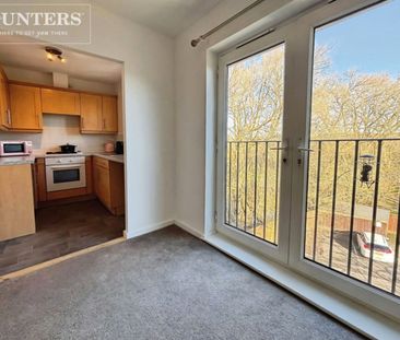 2 bedroom Flat To Let - Photo 3