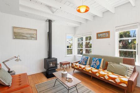 Charming Beachside Retreat in Papamoa - Photo 2