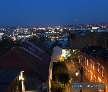 2 bedroom penthouse to rent - Photo 5