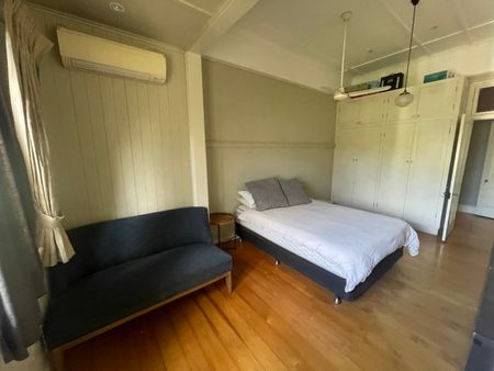 Highgate Hill - Photo 3