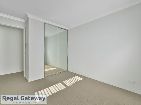 69 Lycaste Parade, TREEBY WA 6164 - Photo 5