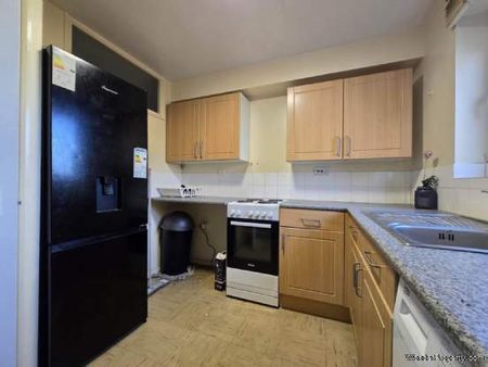 2 bedroom property to rent in Chigwell - Photo 4