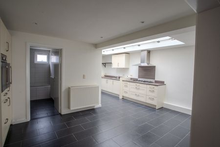 GOED ONDERHOUDEN WONING MET GROTE GARAGE IN ESSEN - Foto 4