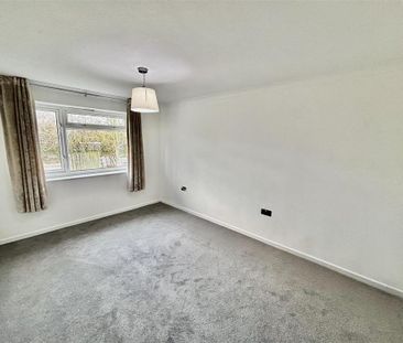 2 bedroom maisonette to rent - Photo 2