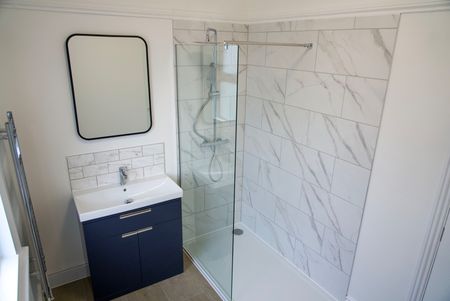 6 Bed Semi-Detached House, Fishponds Road, BS16 - Photo 2