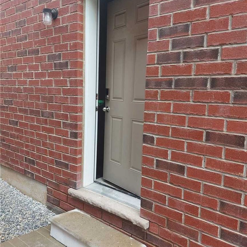 For Lease - 719 Agnew Crescent, Milton, Ontario - Photo 1