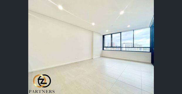 East facing& auto blinds - Photo 1