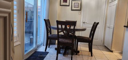 Townhouse For Lease | W8116416 - Photo 4