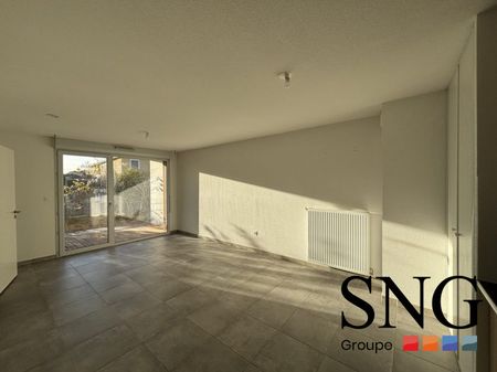 T2 AVEC TERRASSE ET DOUBLE PARKING - Photo 2