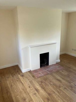 Detached, Grade II Listed, 2 Bedroom Cottage. - Photo 1