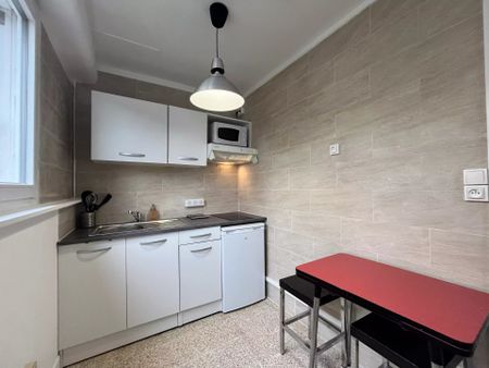 Location Appartement 1 pièce 24m² LA CIOTAT 13600 - Photo 3