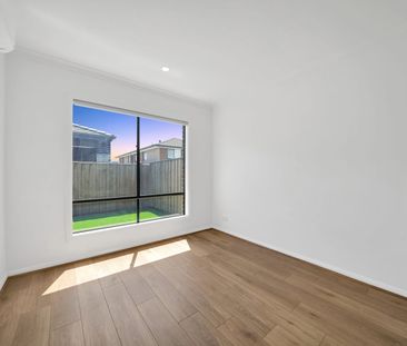 Beautifully Designed Family Home in Thornhill Park - Photo 1