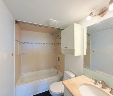 For Lease - 100 Echo Point Unit# 1707, Toronto, Ontario - Photo 5