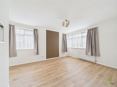 3 Bedroom - Photo 2