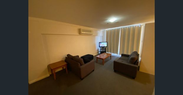 Spacious 1 bedroom apartment - Photo 1