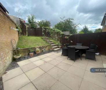 2 bedroom semi-detached house to rent - Photo 6