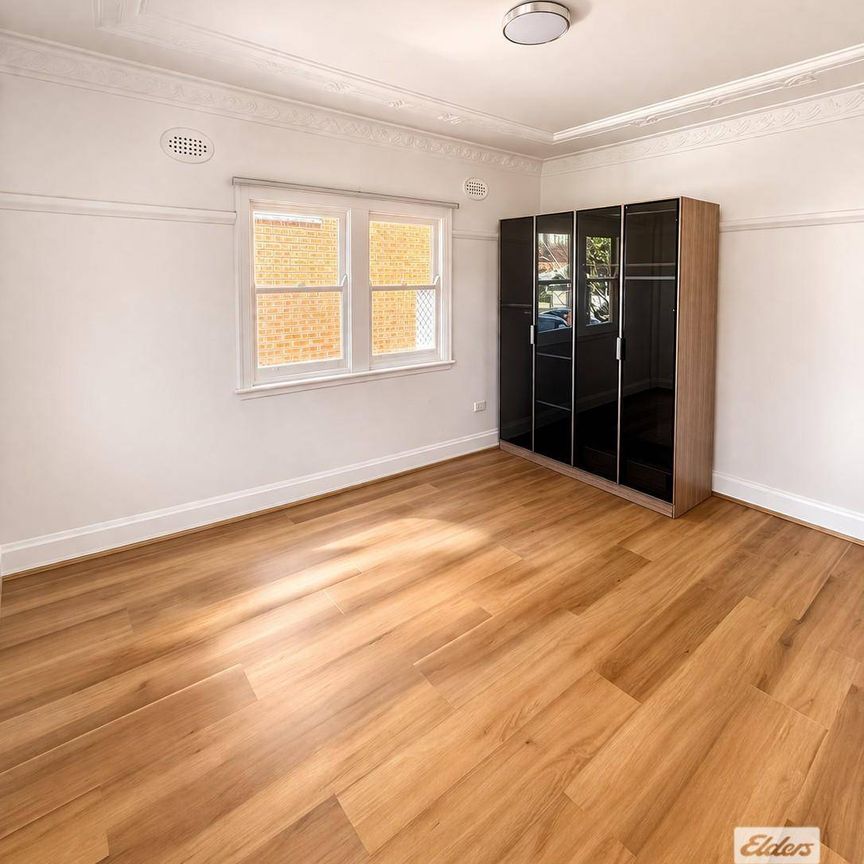 Spacious & Newly Renovated Family Home in Prime Keiraville Location - Photo 1