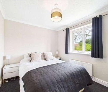 Saturn Croft, Winkfield Row, Bracknell, RG42 - Photo 6