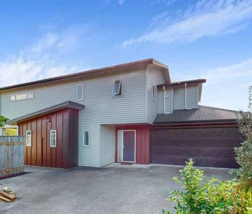 Large Home in Johnsonville - Photo 3