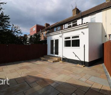 4 bedroom terraced house to rent - Photo 1