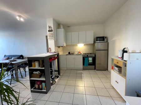 Location Appartement 3 pièces 60m² LE MAY SUR EVRE 49122 - Photo 5