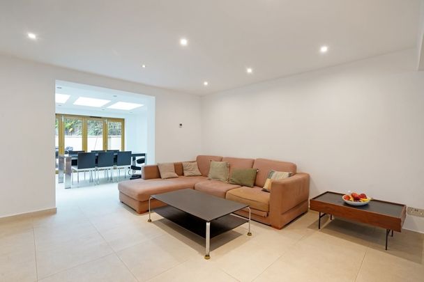 5 bedroom terraced house to rent - Photo 1