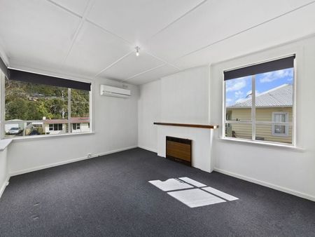 Neat and tidy Chigwell home - Photo 2