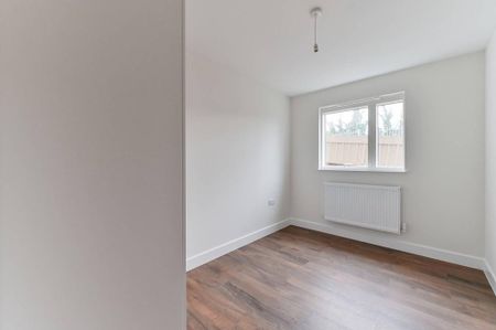 3 bedroom flat to rent - Photo 2