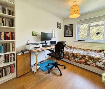 Sykes Drive, Staines-upon-thames, Surrey, TW18 - Photo 6