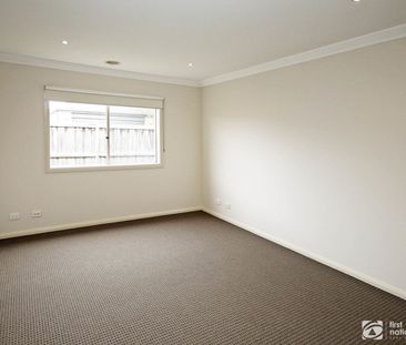 Stunning 5-Bedroom Family Home - Photo 4