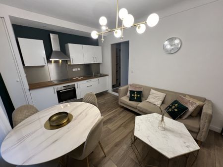 Location Appartement 2 pièces 38m² TOULON 83000 - Photo 3