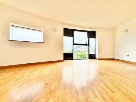 2 Bed Flat, Omega Works, E3 - Photo 4