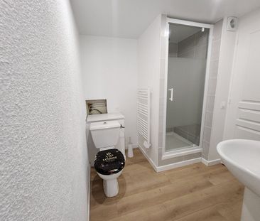 EXCLUSIVITE A AVIGNON MONTFAVET - LOCATION APPARTEMENT TYPE 2 BIS DE 62 M² DANS IMPASSE AU CALME PROCHE COMMERCES A PIED - Photo 4