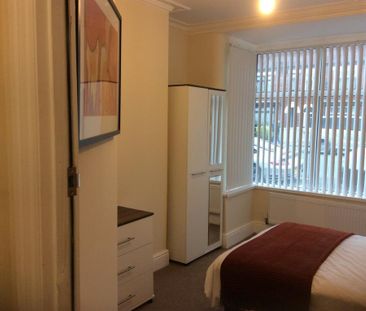 1 bedroom in a house share to rent - Photo 4