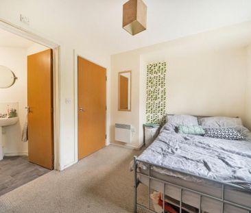 2 Bed Flat, Ladybarn Lane, M14 - Photo 1