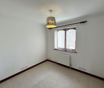 4 bedroom detached house to rent - Photo 3