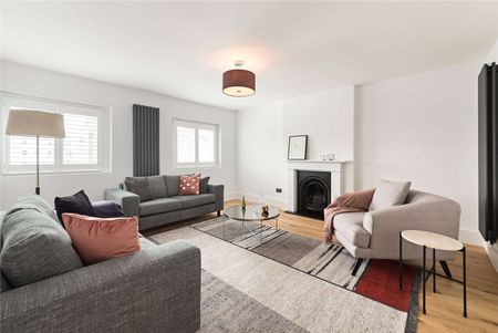 PET FRIENDLY. MANAGED EXCLUSIVELY BY SAVILLS. A lovely two bed apartment on Bathurst Street - Photo 2