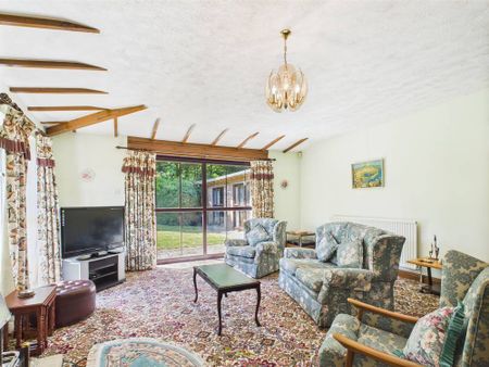 Dellcrest Path, Drayton, PO6 - Photo 3