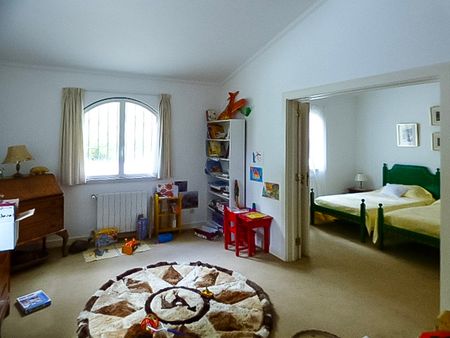 4-bed villa w/ pool near Estoril Golf - Photo 5