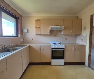 Well Positioned Apartment - Water Included! - Photo 4