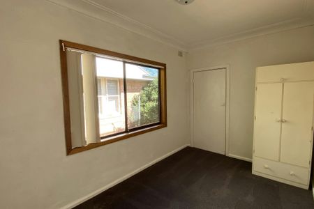 Comfortable Family Home! - Photo 4