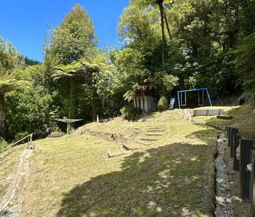 4-Bedroom Home in Pine Haven - Photo 5