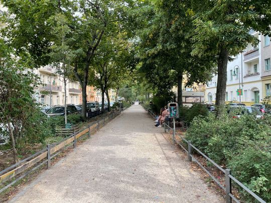 Altbauwohnung im Samariterkiez: voll möbliert für Ihren Berlin-Start - Foto 1