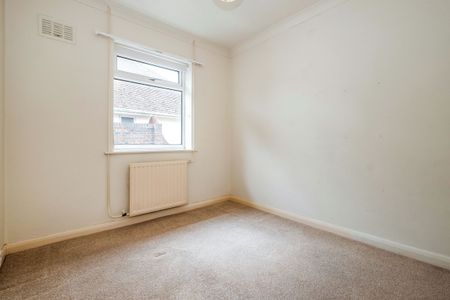 3 bedroom bungalow to rent Seafield Avenue, Goring-by-Sea, Worthing, BN12 - Photo 2