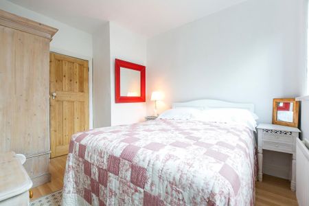 5 bedroom semi-detached house to rent - Photo 4