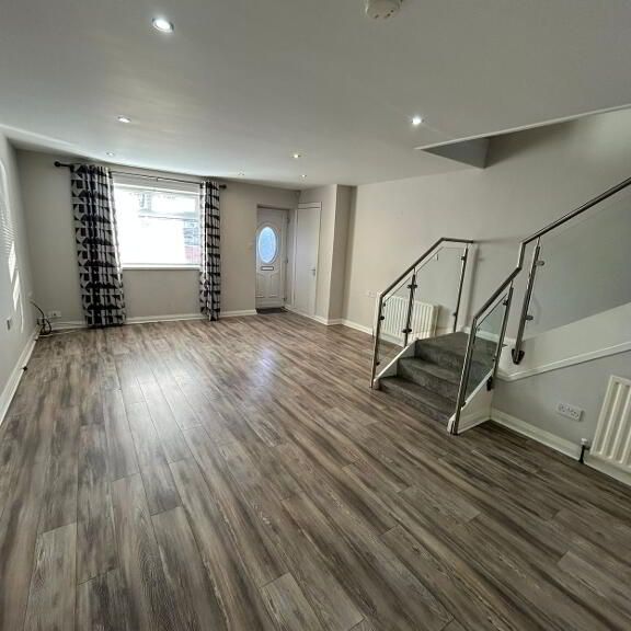 10 Lower Crescent, Comber, BT23 5BU - Photo 1