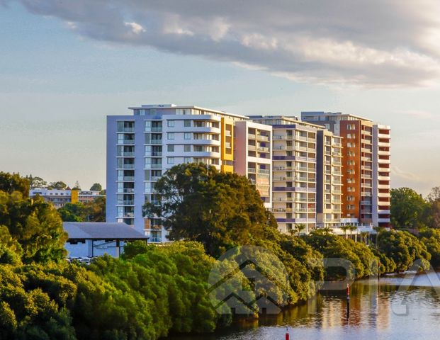 Water View! Quiet and Comfortable 1 Bedroom Apartment! Available Soon!!! - Photo 1