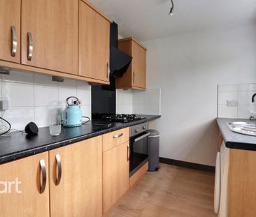 2 bedroom end of terrace house to rent - Photo 4