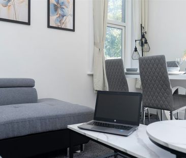 Flat to rent on - Photo 2