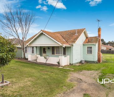Charming Weatherboard Home in Prime Location - Photo 3